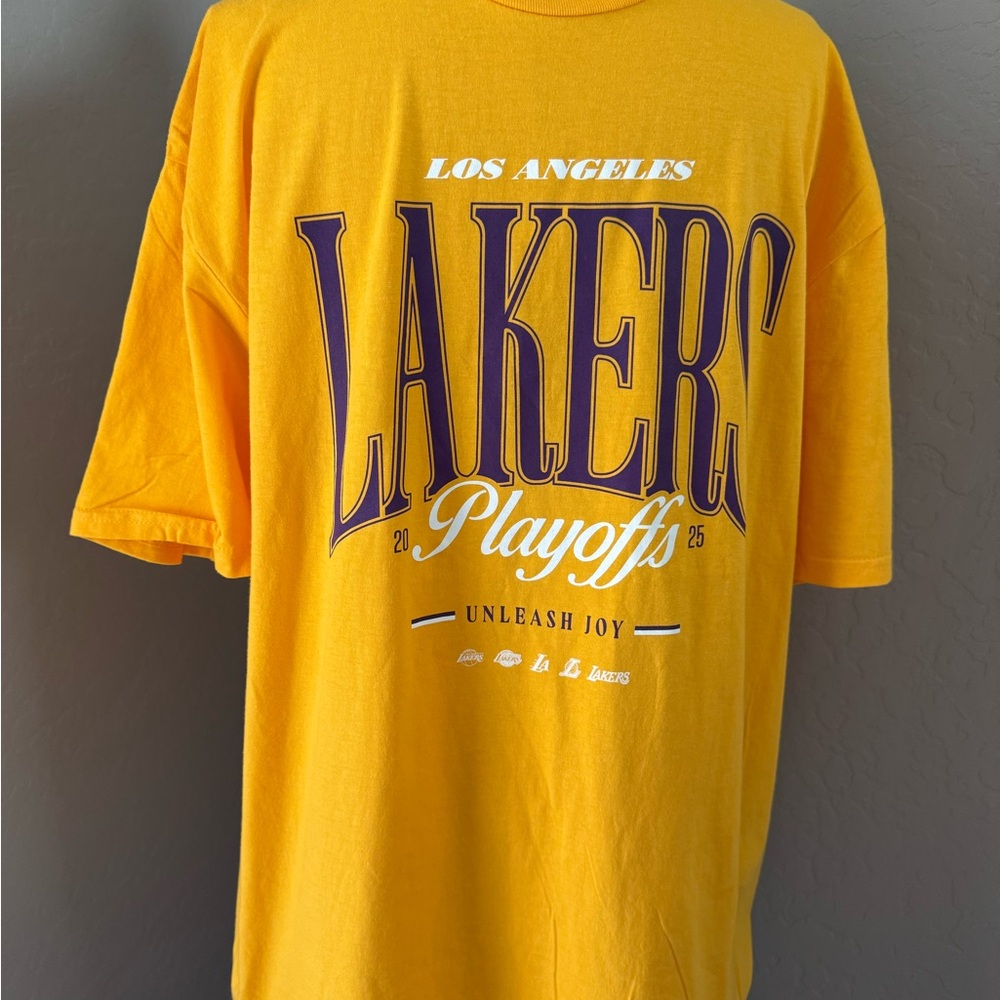 Los Angeles Lakers Yellow T-Shirt size XL cotton